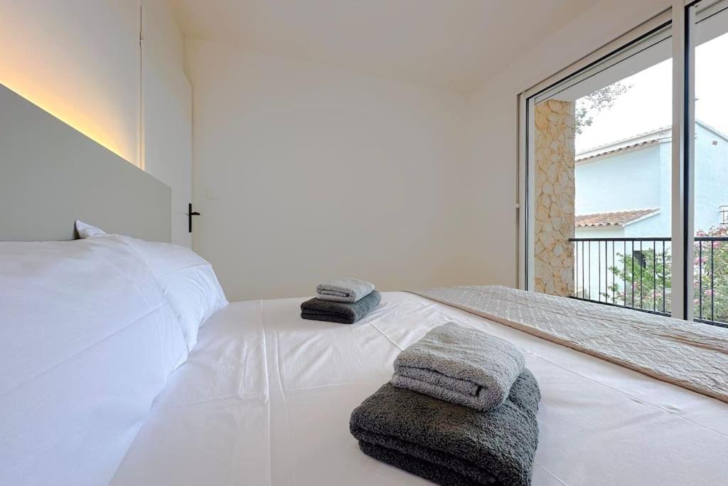 Romy T2f A 20m De La De Cala Montgo Apartament *